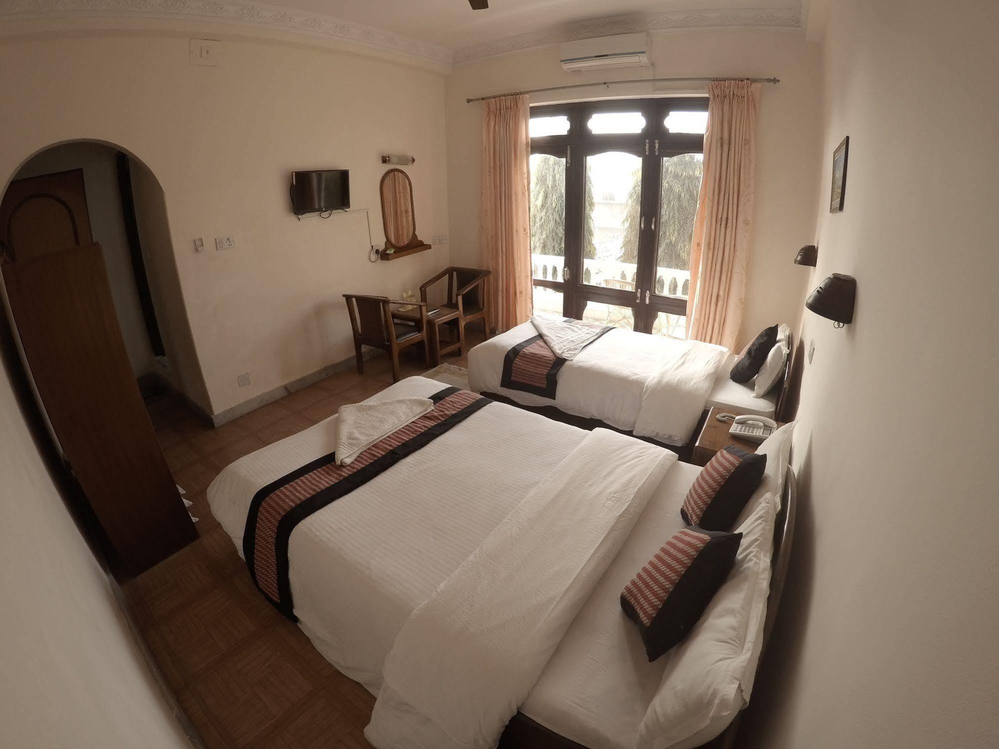 Hotel Dream Pokhara Exteriör bild