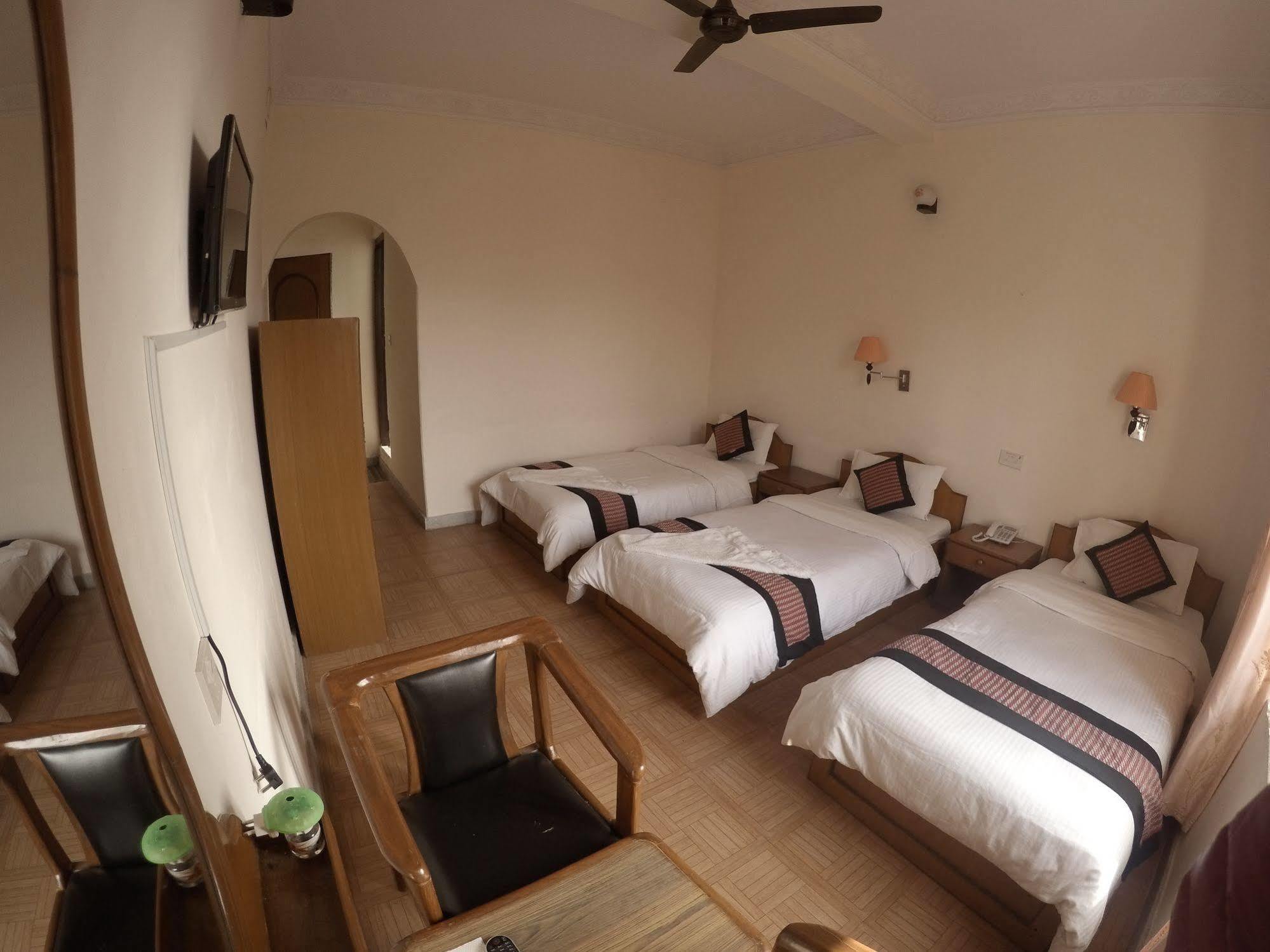 Hotel Dream Pokhara Exteriör bild