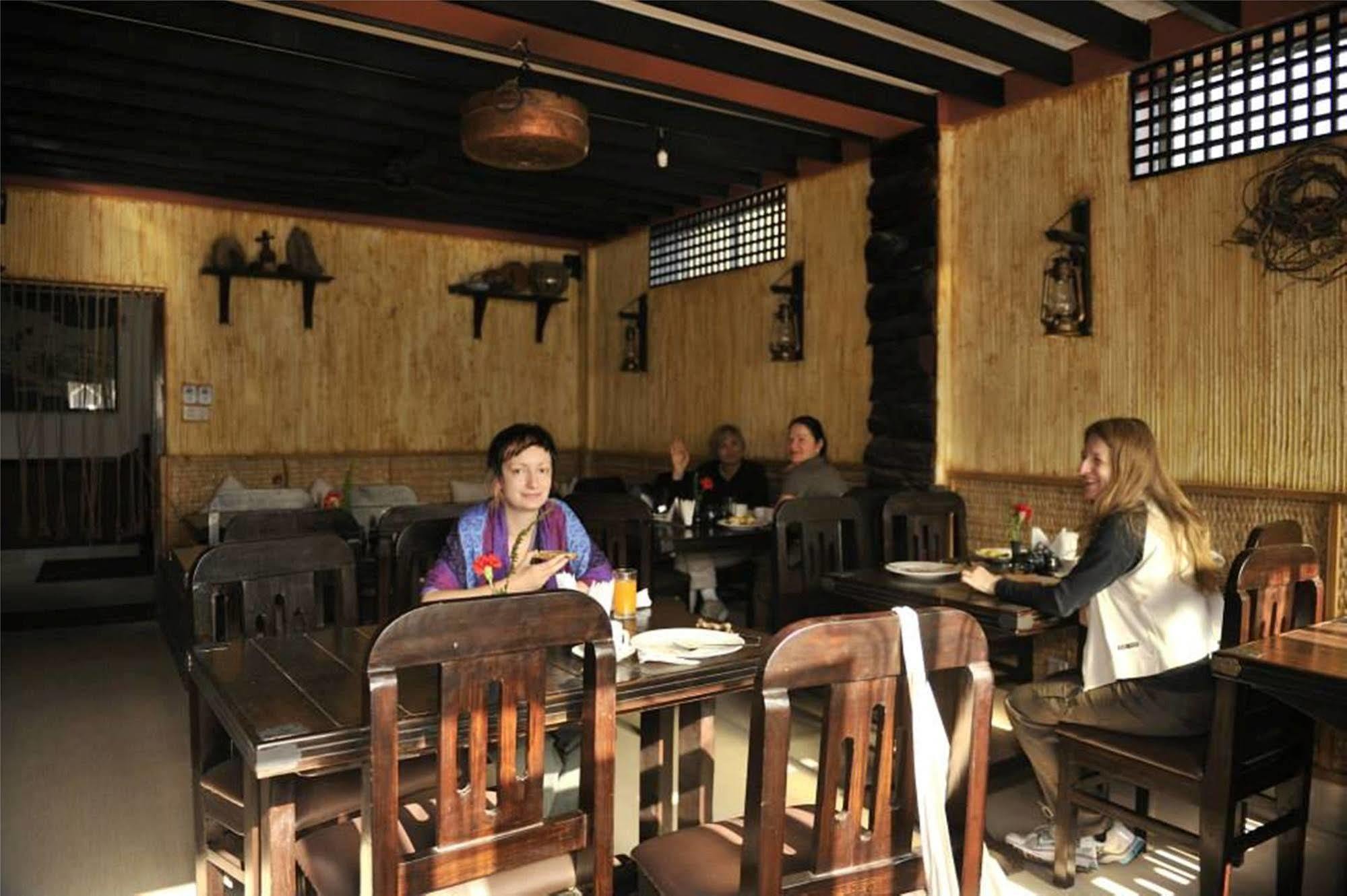 Hotel Dream Pokhara Exteriör bild